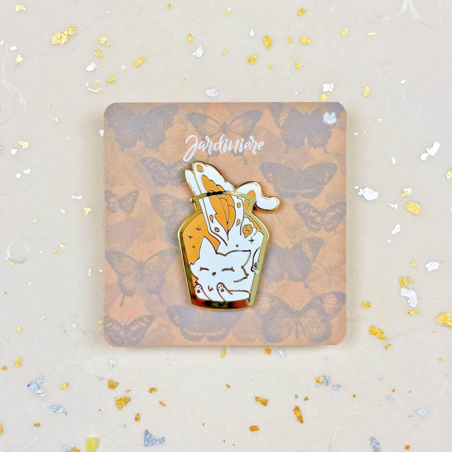 Jardiniere White.ver Hard Enamel Pin