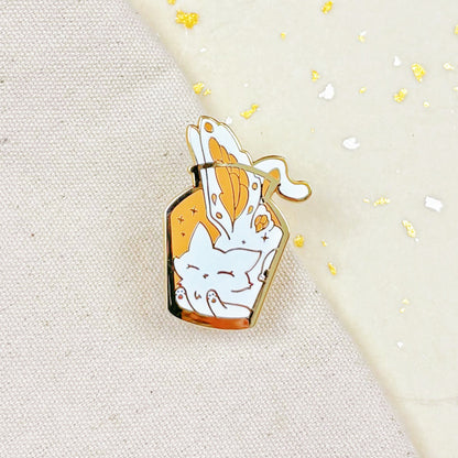 Jardiniere White.ver Hard Enamel Pin